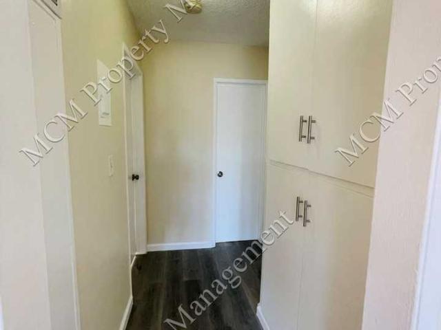Apartment for rent in Canoga Park, California