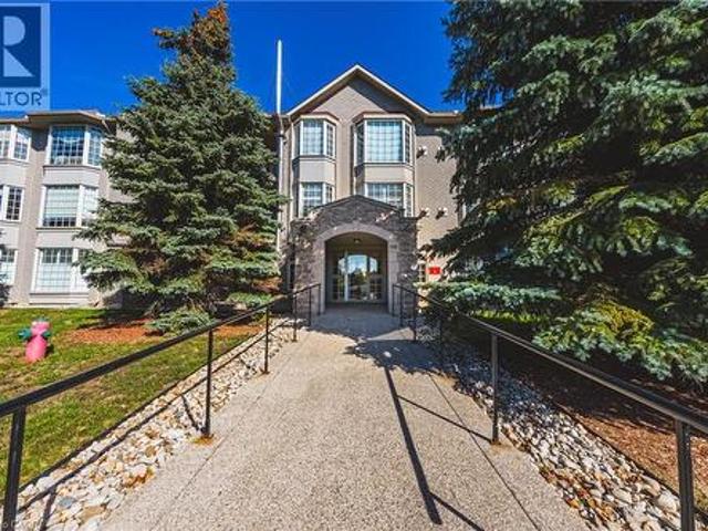 Condo for sale in Ancaster, Ontario