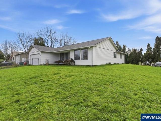 House for sale in Oregonia