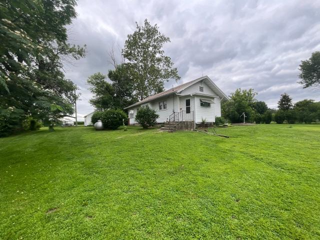 House for sale in Saint Peter, Illinois