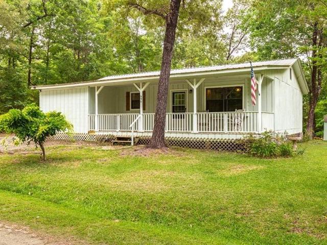 House for sale in Broaddus, Texas