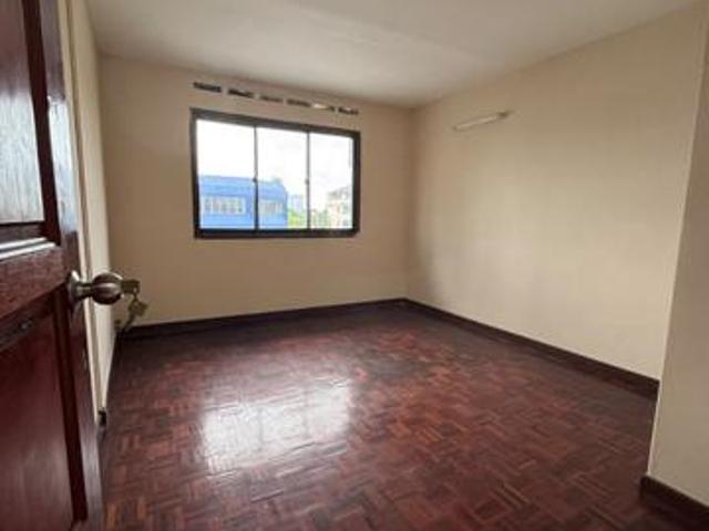 Flat for sale in Malaka