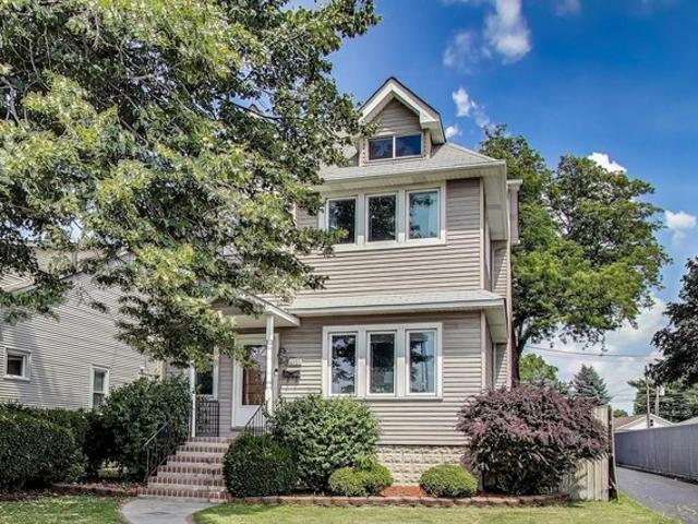 House for sale in Schiller Park, Illinois