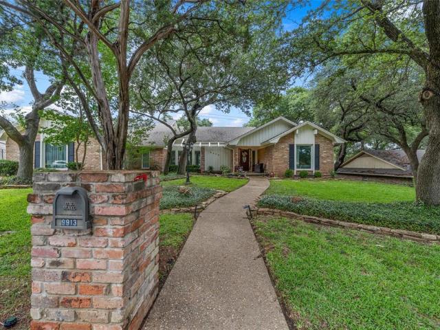 House for sale in Woodway, Texas
