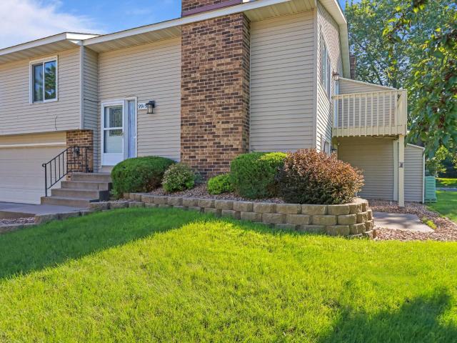 Townhouse for sale in Maple Grove