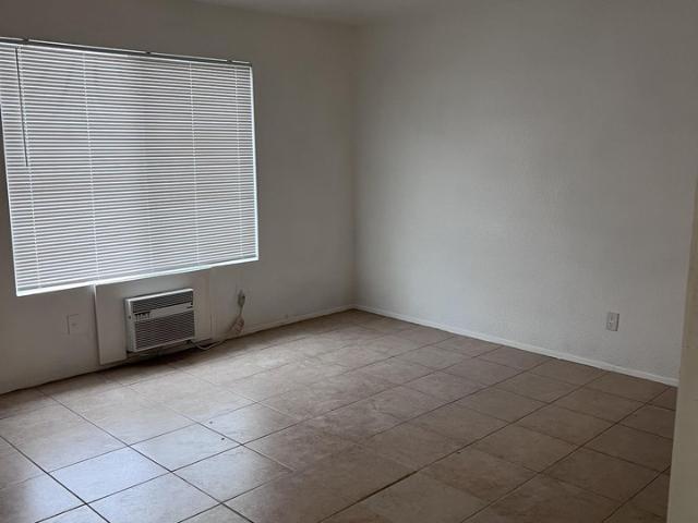 Apartment for rent in Lakeside