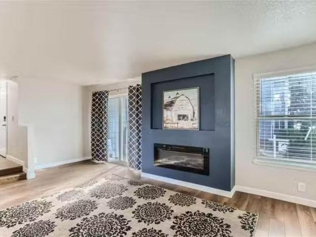Condo for rent in Everett