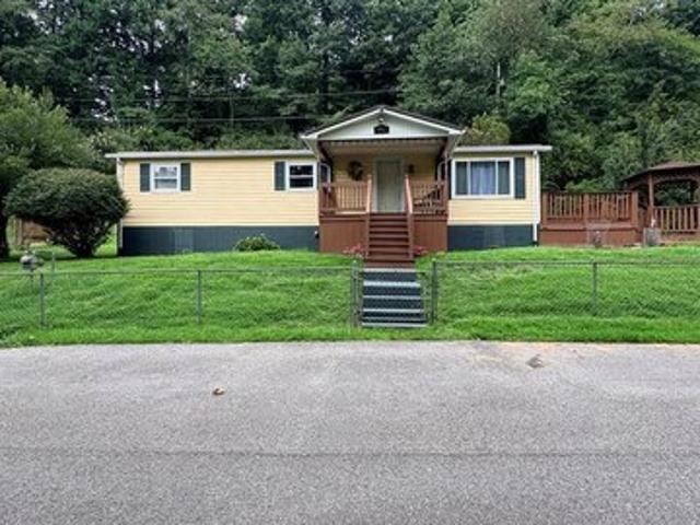 House for sale in Pineville, West Virginia