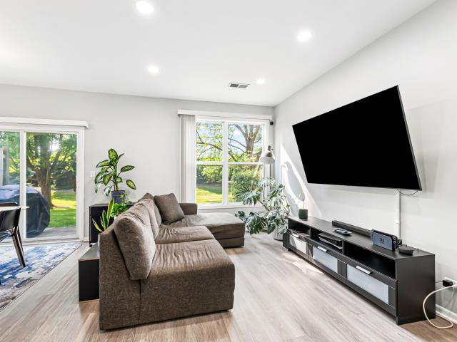 Townhouse for sale in Kingspointe of Naperville, Naperville