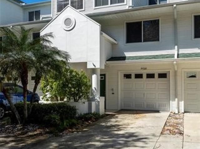 Townhouse for sale in Seminole, Florida