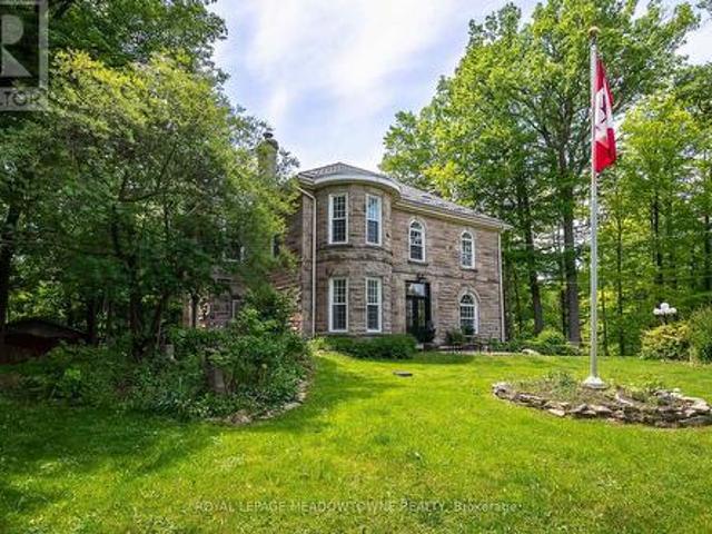 House for sale in Ontario