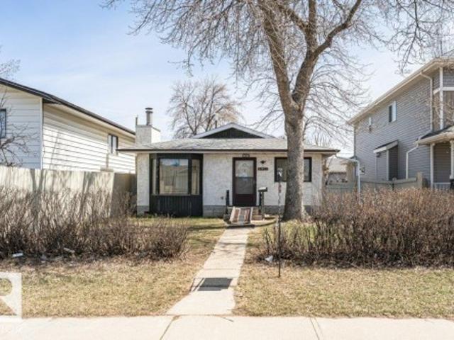 House for sale in Wedgewood, Alberta