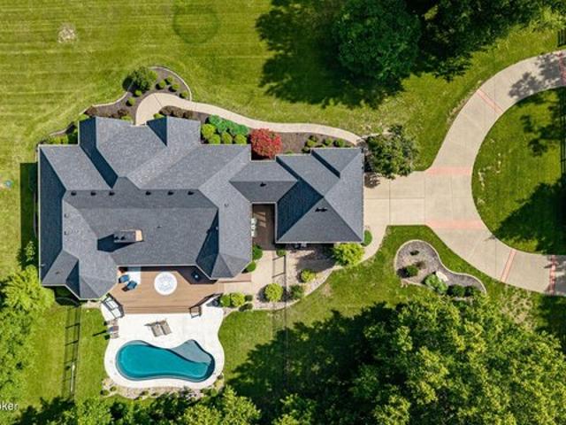 House for sale in Simpsonville, Kentucky