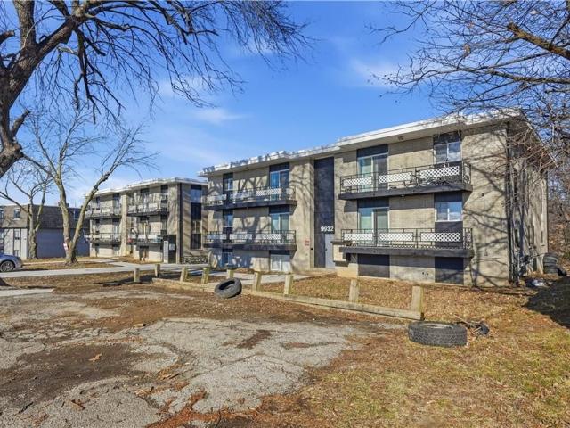 Apartment for sale in Independence, Missouri