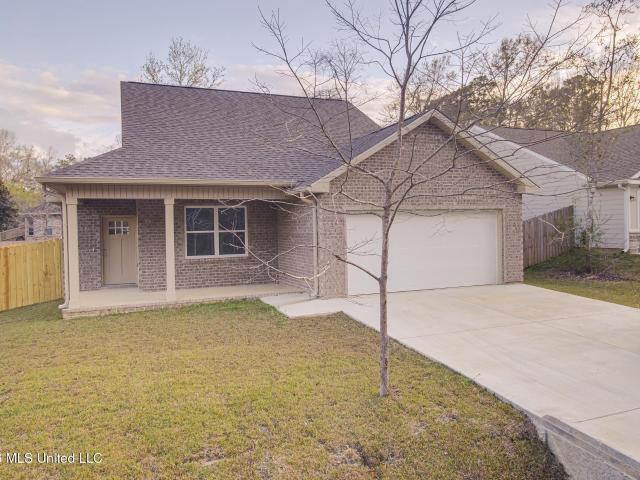 House for sale in Diamondhead, Mississippi