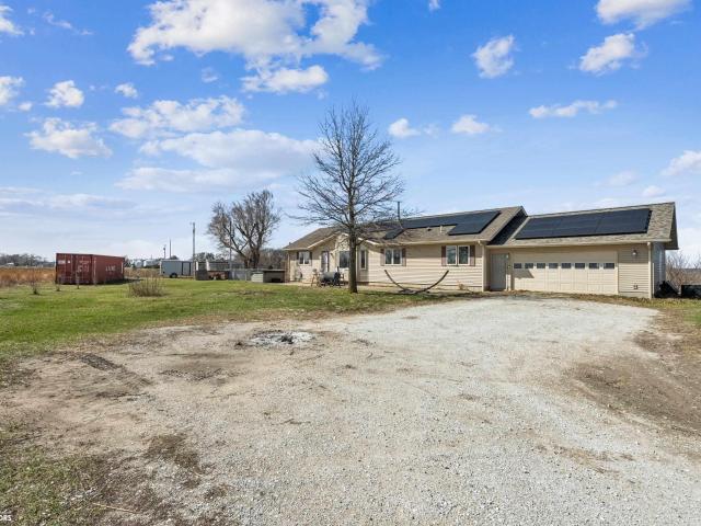 House for sale in Gladstone, Illinois