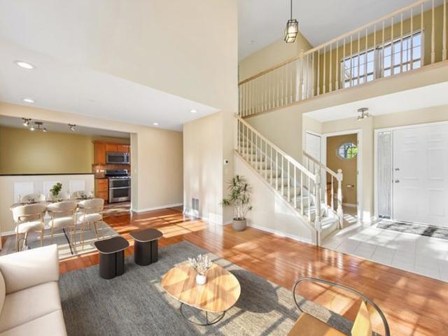 Townhouse for sale in Itasca, Illinois
