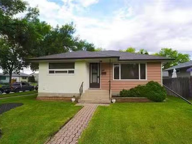 House for sale in East St. Paul, Manitoba