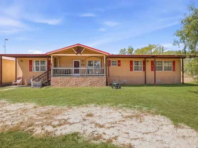 House for sale in Lytle, Atascosa County