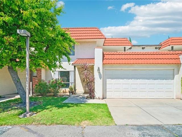 Townhouse for sale in Canoga Park, California