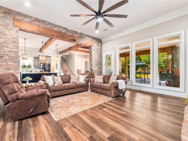 House for sale in Gardner, Boyce