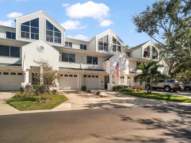 Townhouse for sale in Seminole, Florida