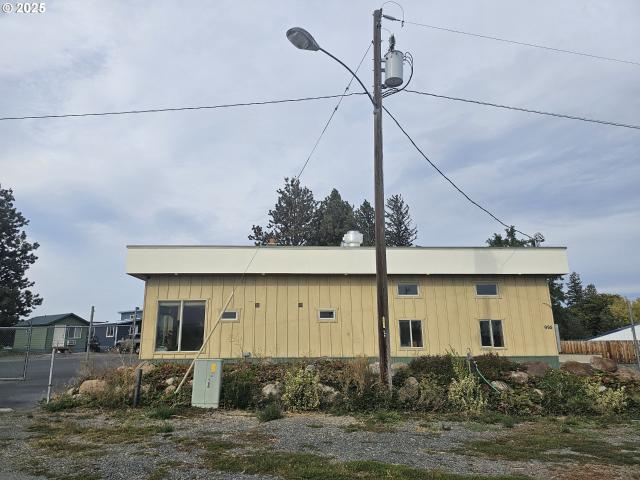 Commercial for sale in Oregonia