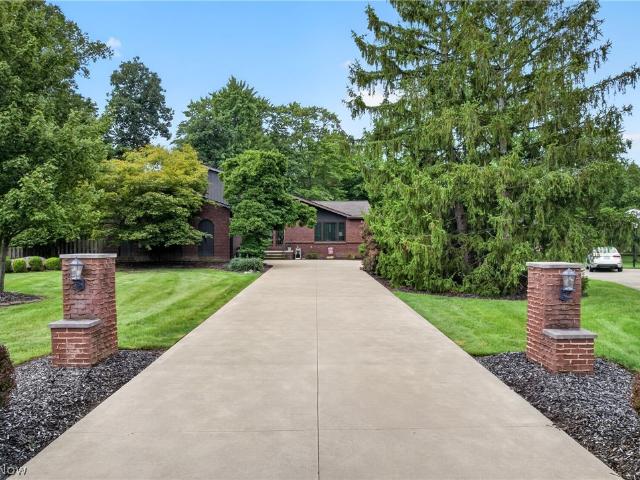 House for sale in Hinckley, Ohio