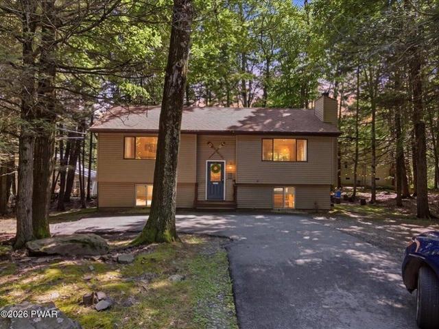 House for sale in Lake Ariel, Pennsylvania