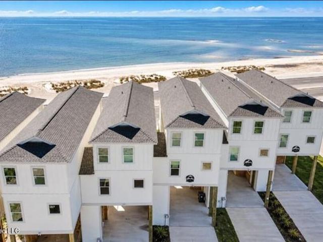 Townhouse for sale in Long Beach, Harrison County
