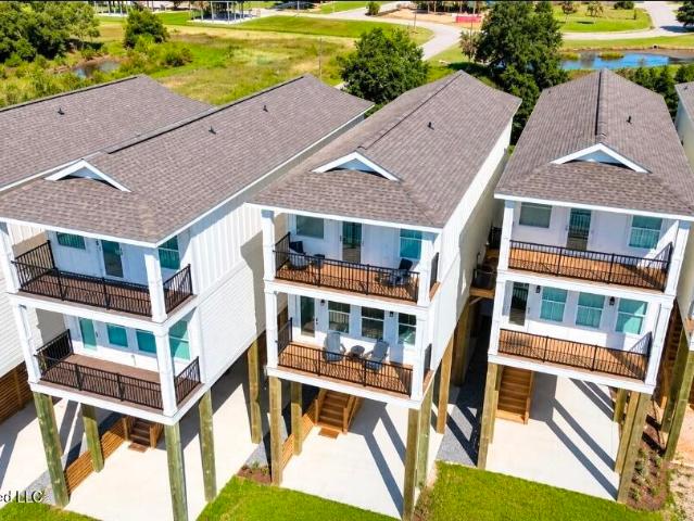 Townhouse for sale in Long Beach, Harrison County