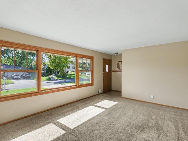 House for sale in Hills of Home, Shoreview