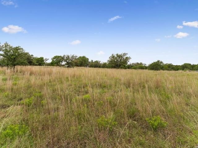 Farm for sale in Pipe Creek, Texas