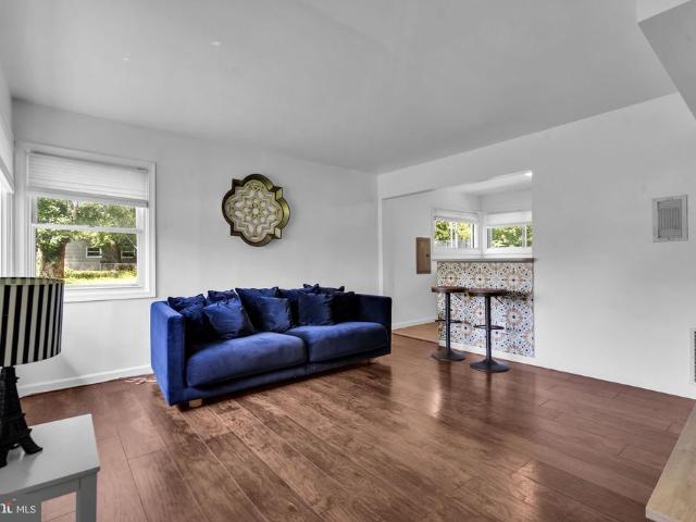House for sale in Parkway Village, Ewing Township