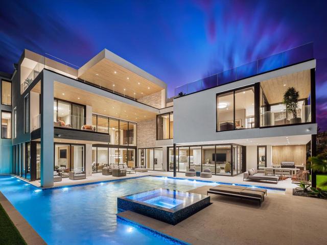 House for sale in Hillsboro Beach