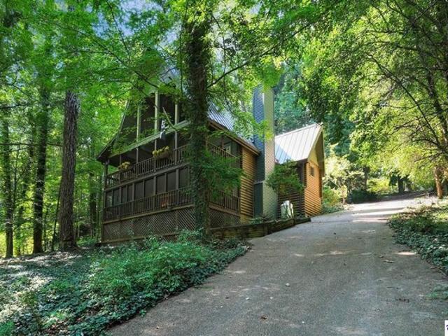 House for sale in Bee Spring, Kentucky