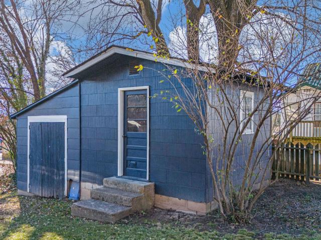 House for sale in Gainesville, Missouri