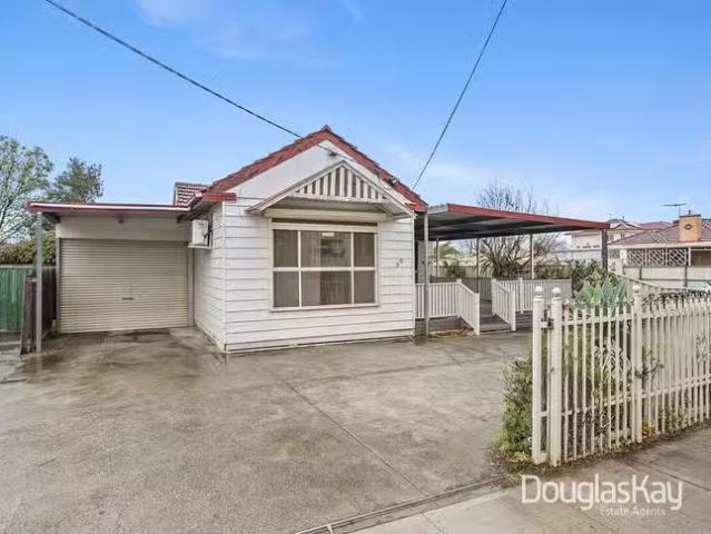 House for rent in Sunshine North, Victoria