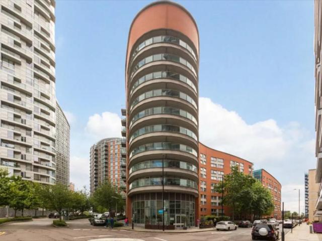 Apartment for rent in New Providence Wharf, Greater London