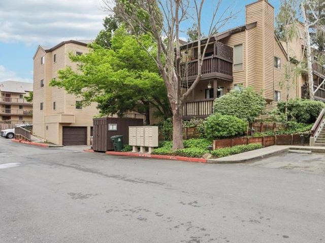 Condo for sale in Pleasant Hill, California