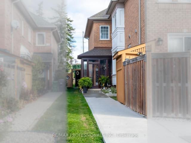 Townhouse for sale in Woburn, Ontario