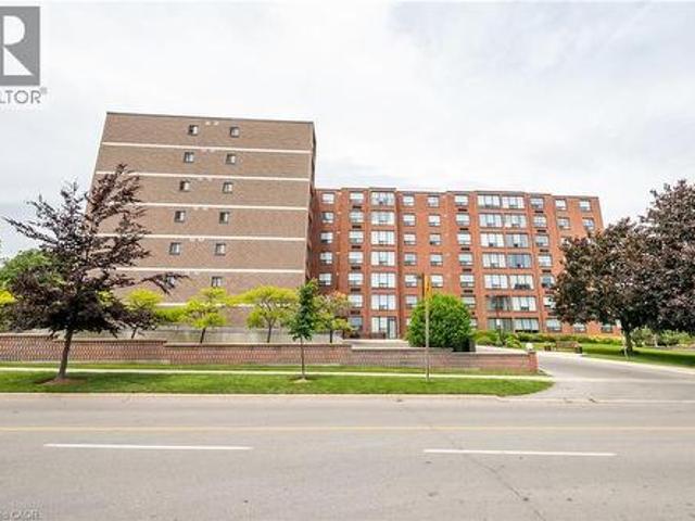 Condo for sale in Ancaster, Ontario