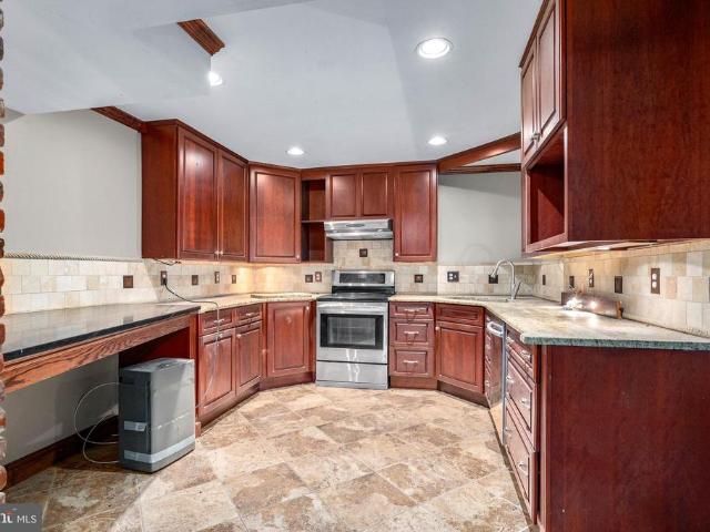 Farm for sale in Oddessy, Elkton