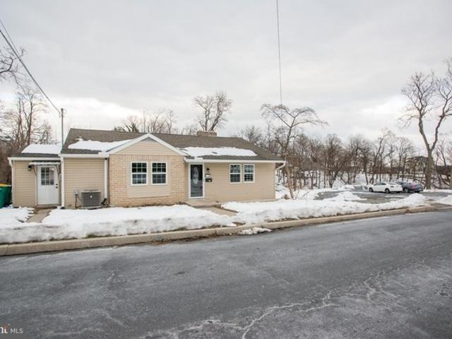 House for sale in Cumberland, Pennsylvania