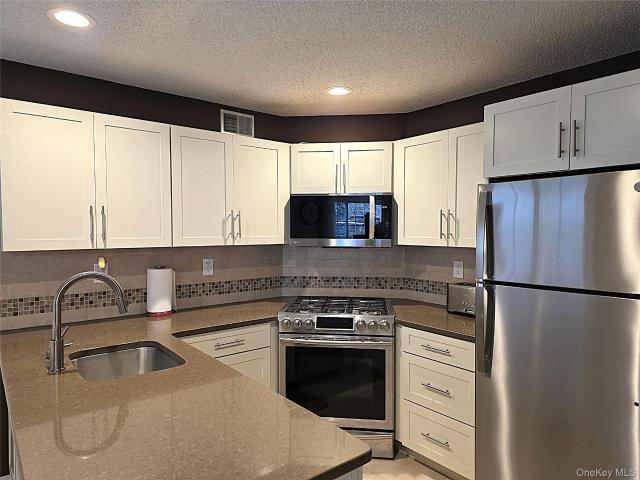 Condo for sale in Rockland, New York