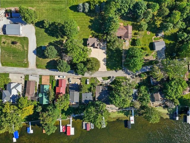 House for sale in Leesburg, Indiana