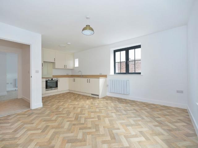 Apartment for rent in Fole, Surrey
