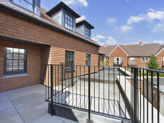 Apartment for rent in Cranleigh, Waverley