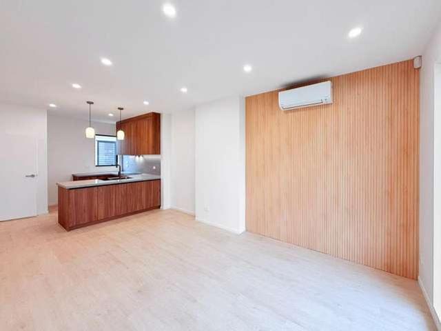 Townhouse for sale in Paremoremo