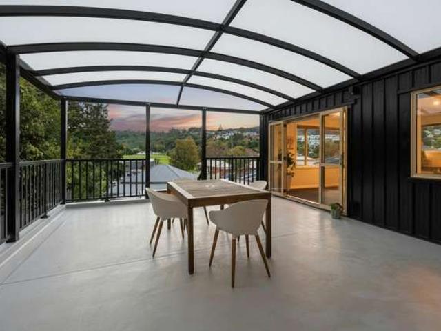 House for sale in Otakou